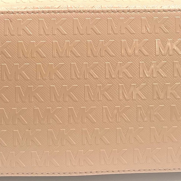 Michael Kors Jet Set Oyster Sm Carryall Tote W/ Allover Embossed 'MK' Signature - Picture 3 of 16